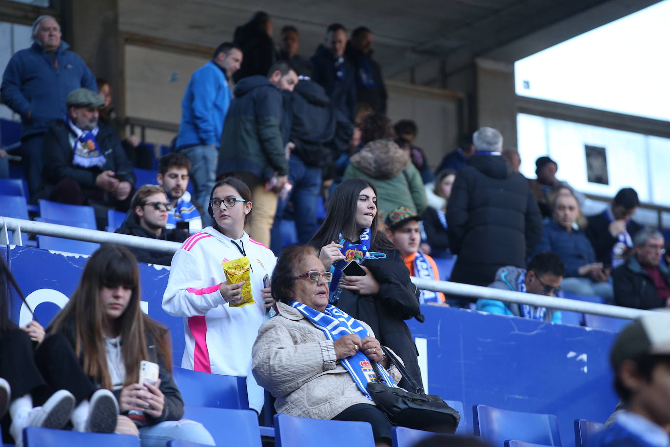 Fotos: ¿Estuviste en el Real Oviedo - Burgos? ¡Búscate en el Carlos Tartiere!