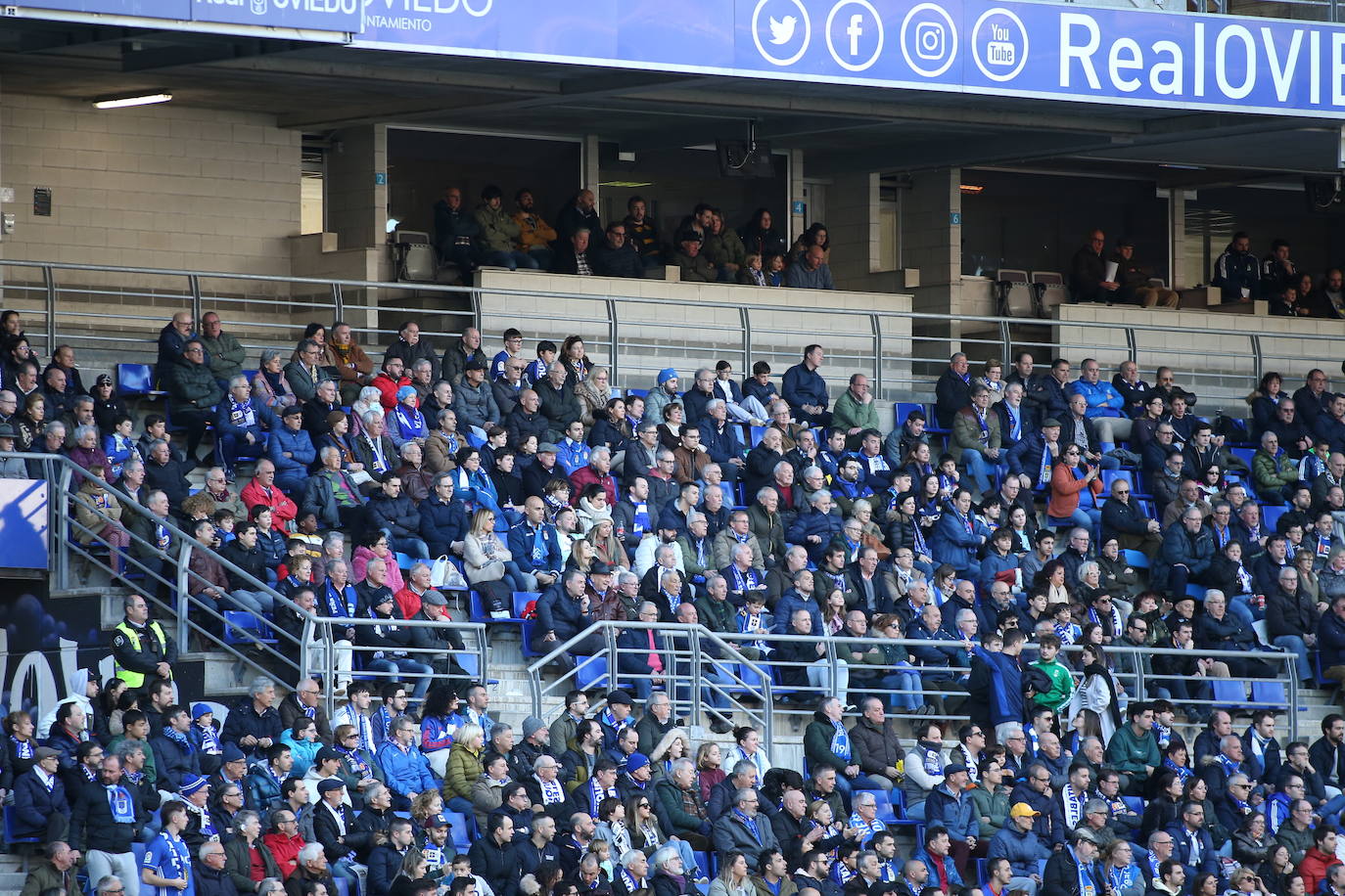 Fotos: ¿Estuviste en el Real Oviedo - Burgos? ¡Búscate en el Carlos Tartiere!