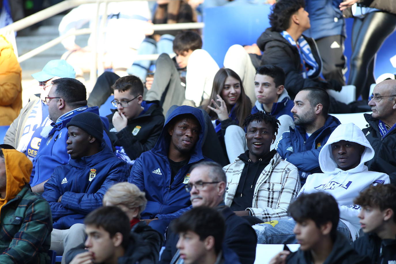 Fotos: ¿Estuviste en el Real Oviedo - Burgos? ¡Búscate en el Carlos Tartiere!