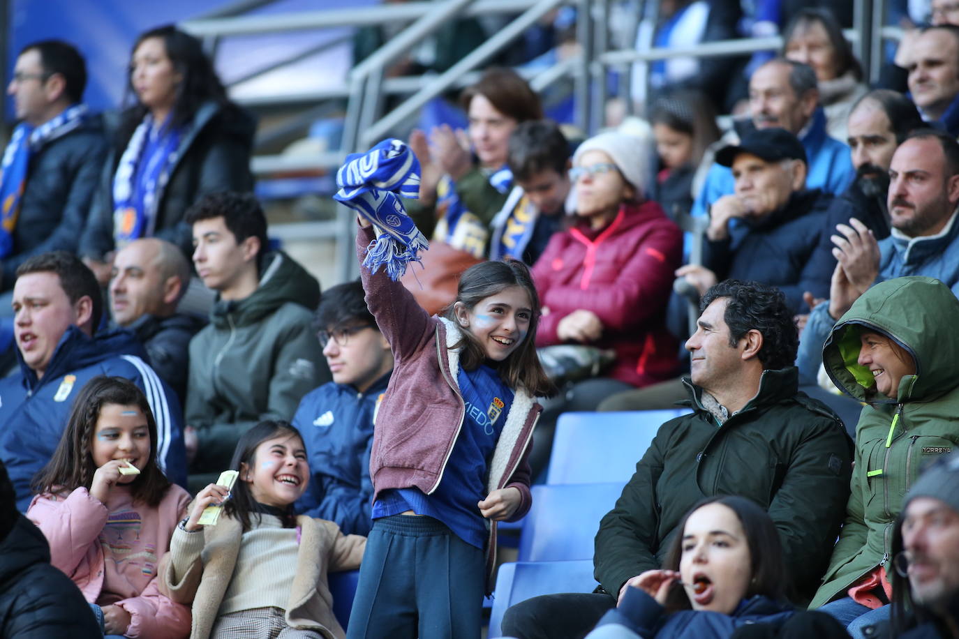 Fotos: ¿Estuviste en el Real Oviedo - Burgos? ¡Búscate en el Carlos Tartiere!