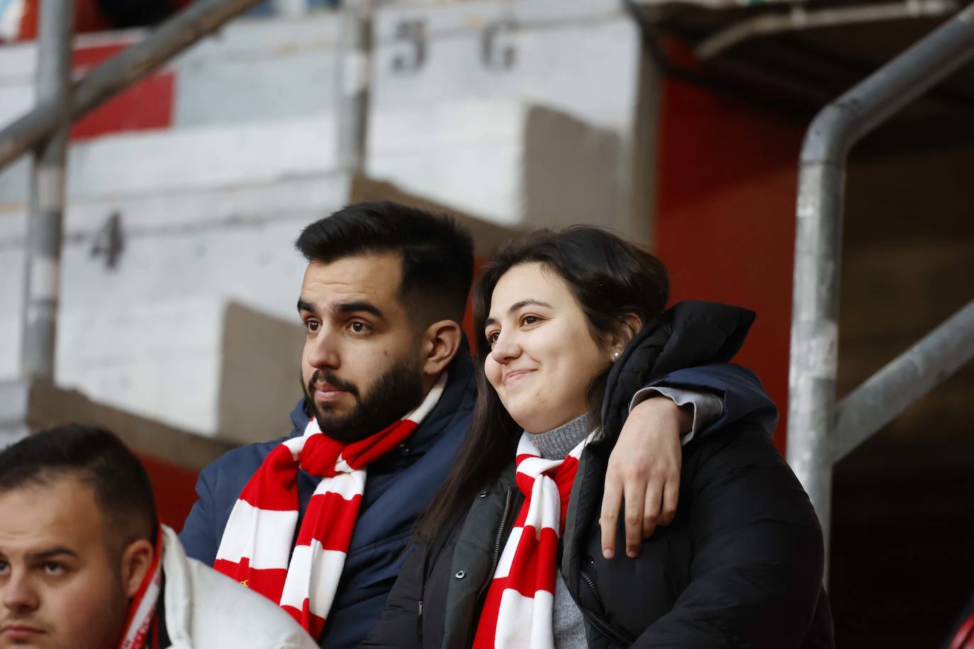 Fotos: ¿Estuviste en el Sporting - Huesca? ¡Búscate en El Molinón!