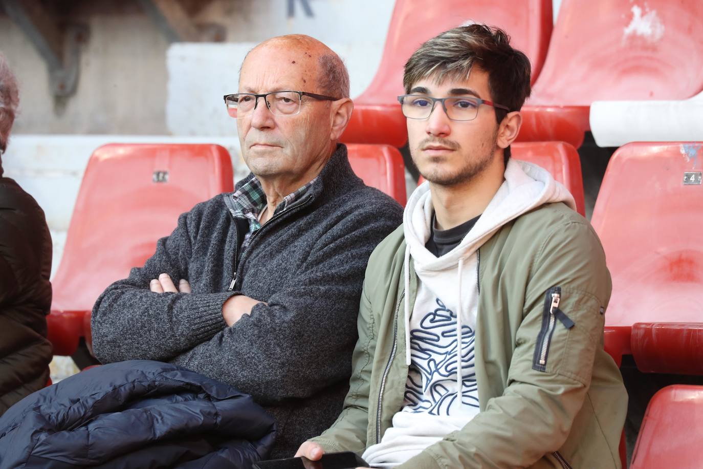 Fotos: ¿Estuviste en el Sporting - Huesca? ¡Búscate en El Molinón!