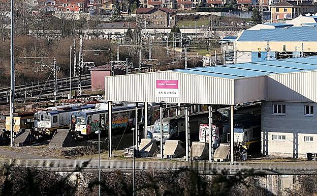 «O cambia la organización o errores como el encargo de los trenes de Feve pueden repetirse»