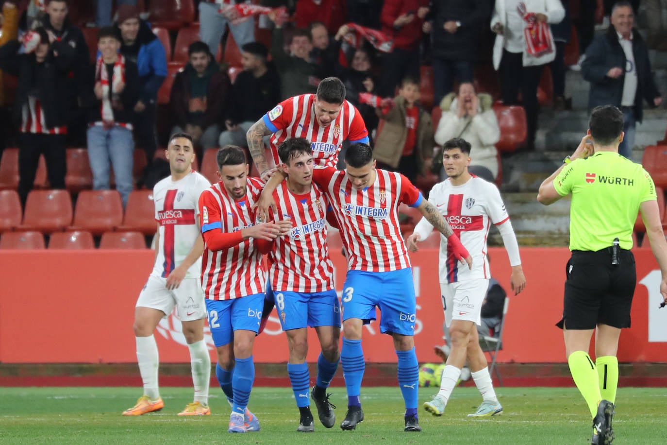 Fotos: Las mejores imágenes del Sporting 1-1 Huesca