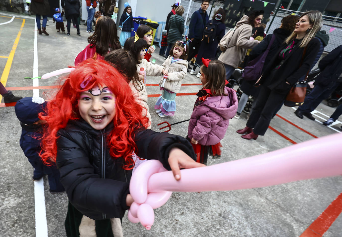 Fotos: El carnaval más colorido en los colegios asturianos