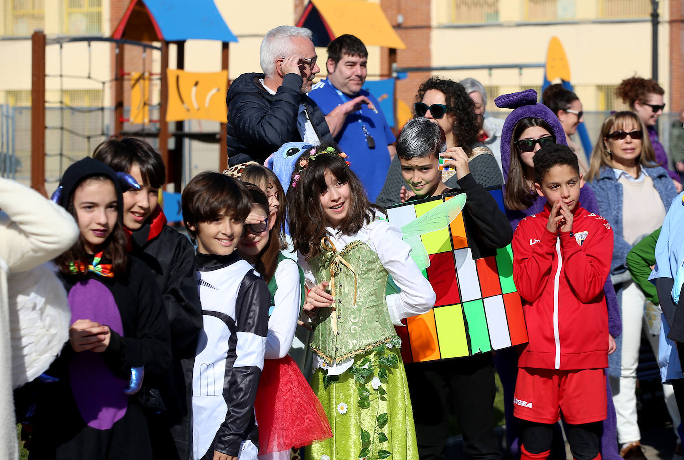 Fotos: El carnaval más colorido en los colegios asturianos