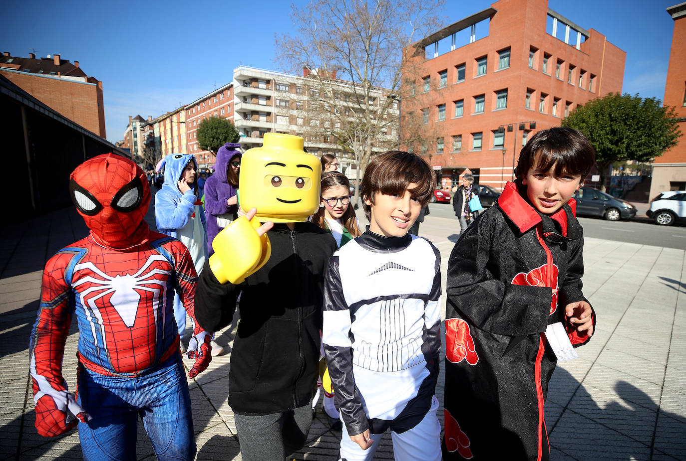 Fotos: El carnaval más colorido en los colegios asturianos