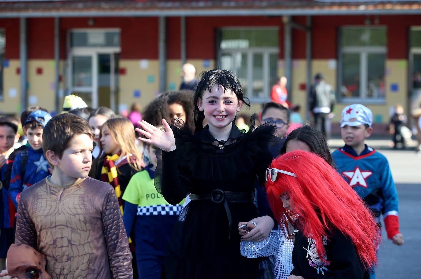 Fotos: El carnaval más colorido en los colegios asturianos