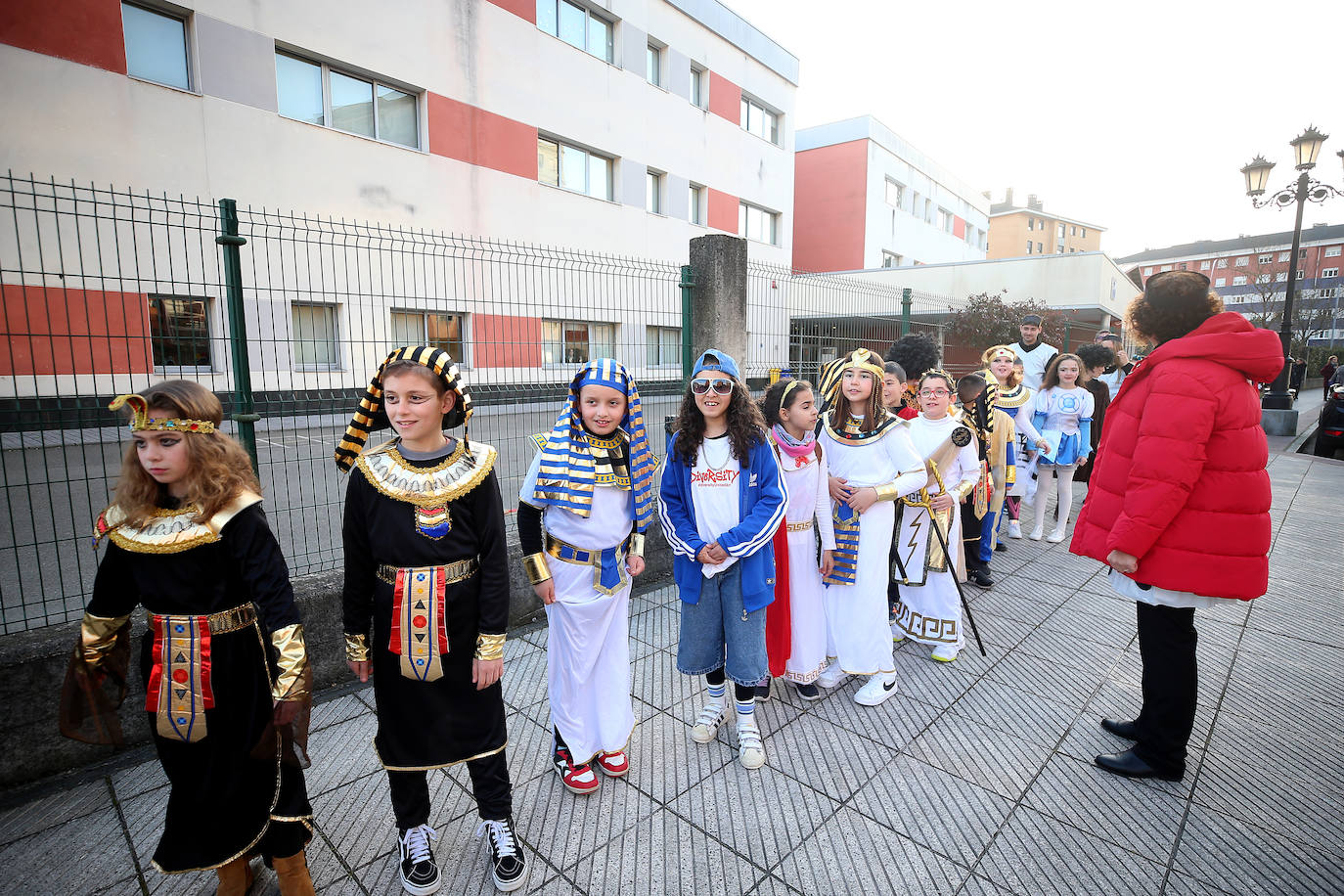 Fotos: El carnaval más colorido en los colegios asturianos