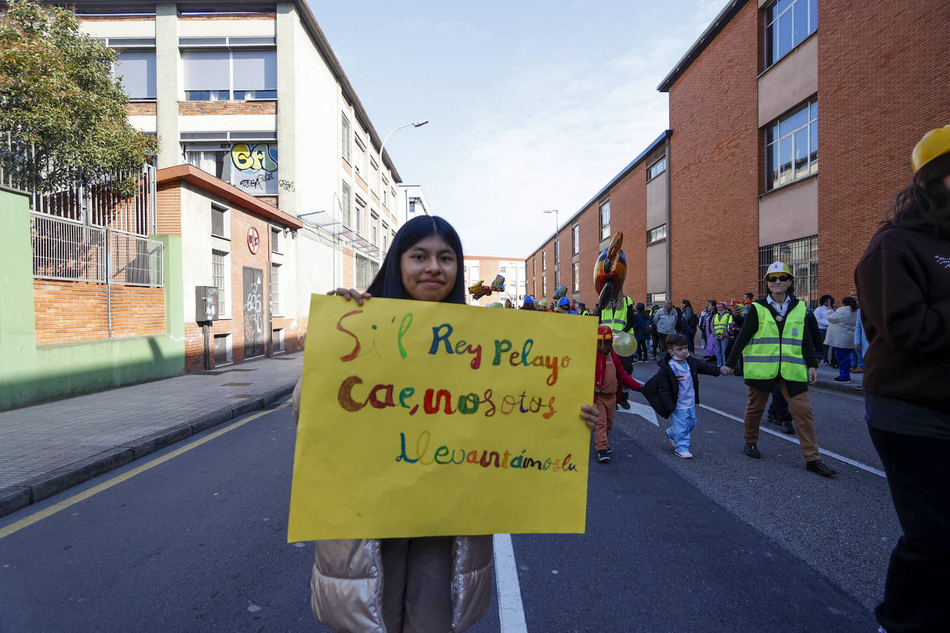 Fotos: El carnaval más colorido en los colegios asturianos