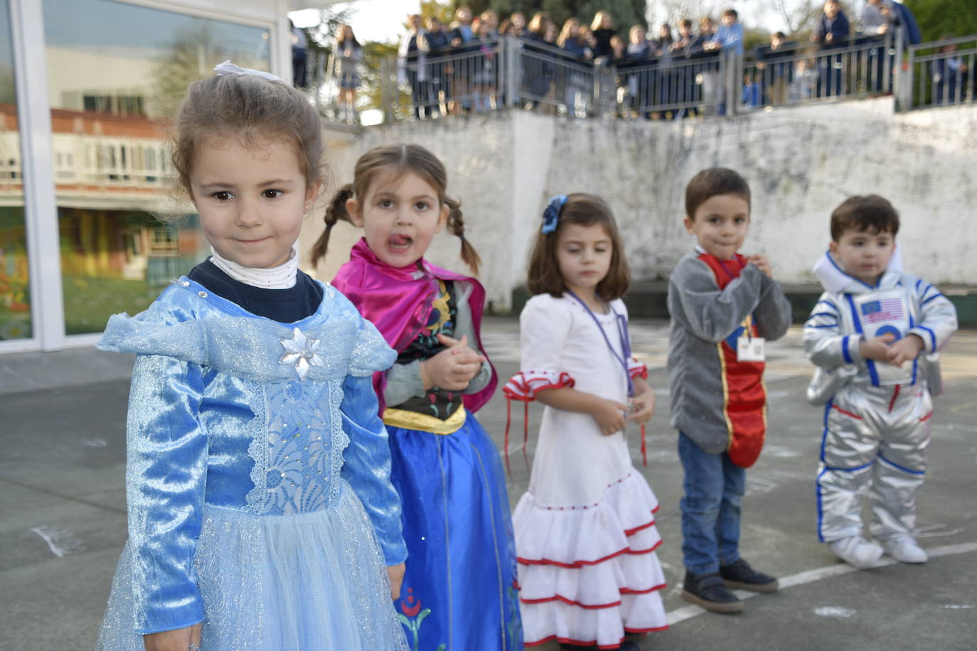 Fotos: El carnaval más colorido en los colegios asturianos