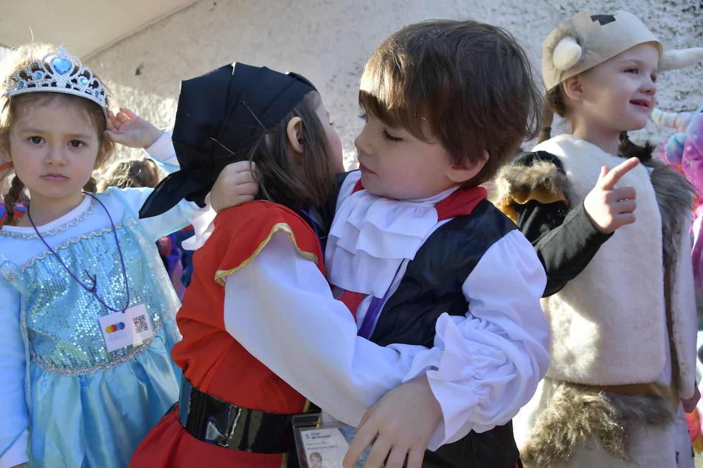 Fotos: El carnaval más colorido en los colegios asturianos