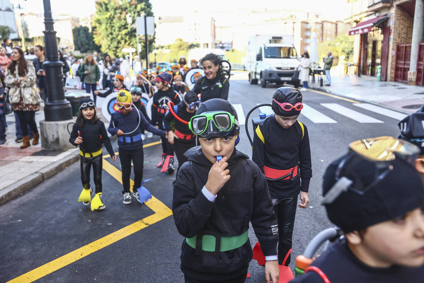 Fotos: El carnaval más colorido en los colegios asturianos