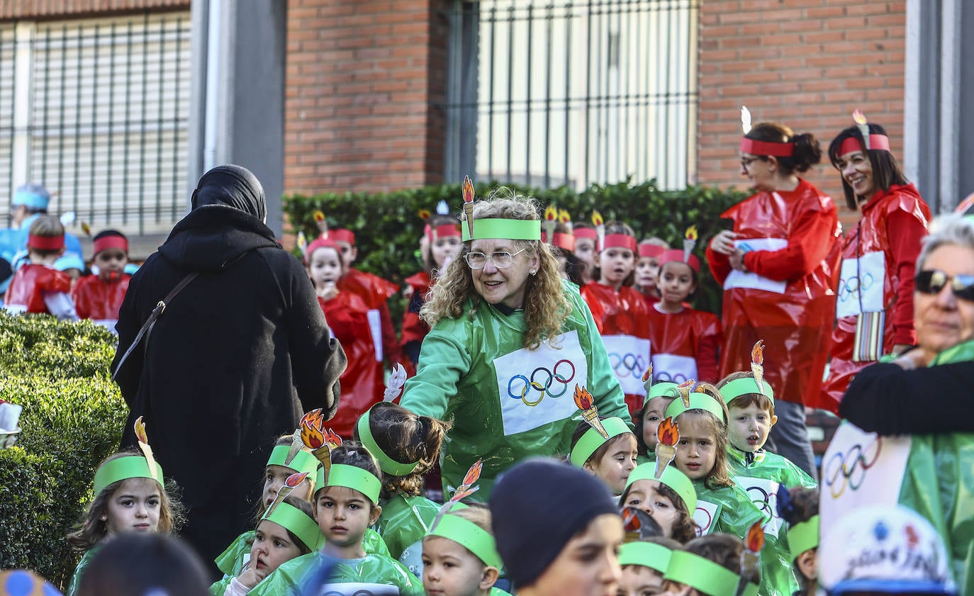 Fotos: El carnaval más colorido en los colegios asturianos