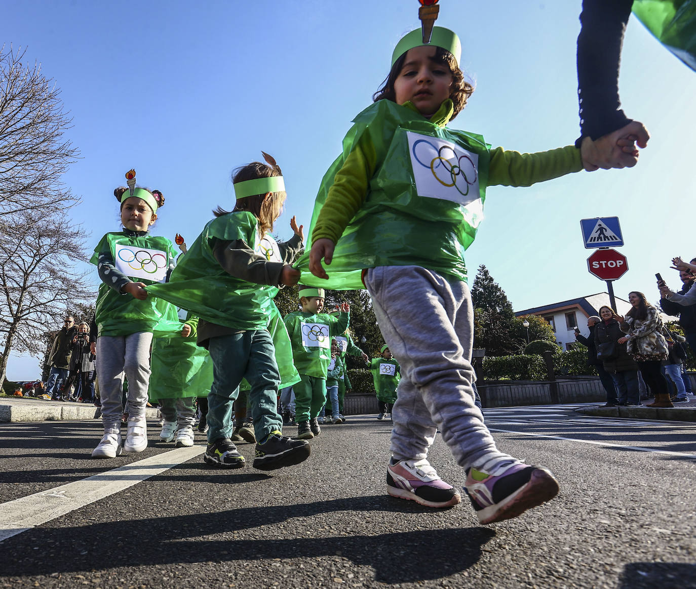 Fotos: El carnaval más colorido en los colegios asturianos