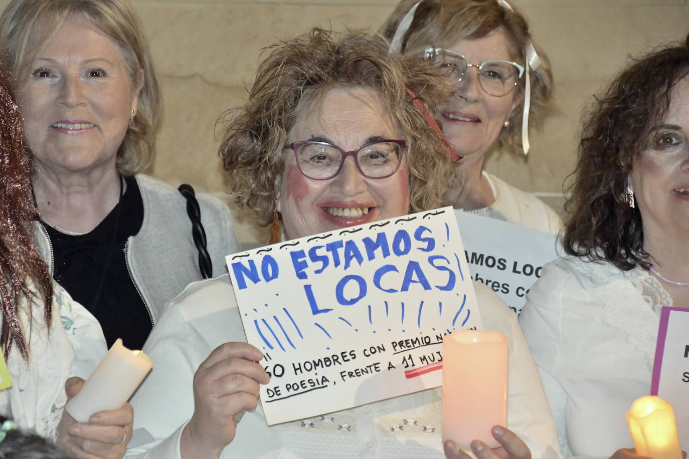 Fotos: Diversión y colorido en les Comadres de Avilés