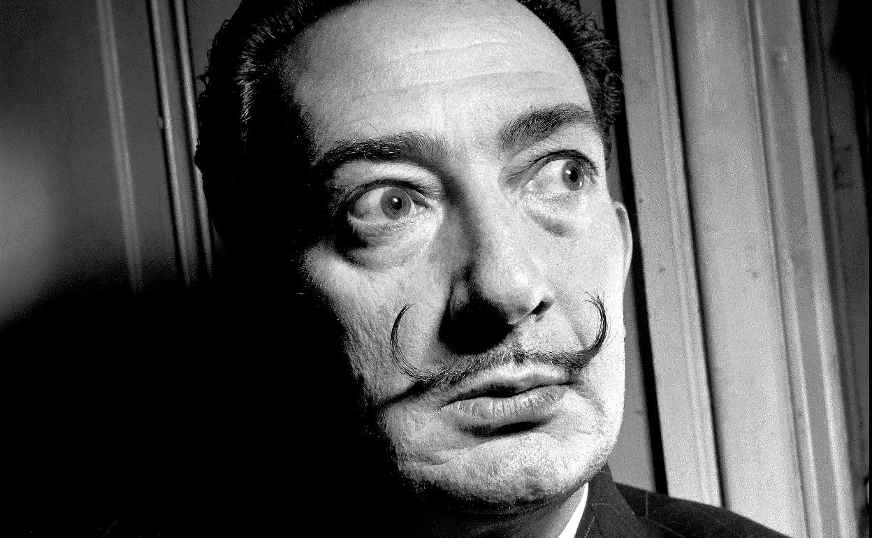'Dibujar lo escrito', en Avilés: Dalí se instala en la Cúpula del Niemeyer en marzo