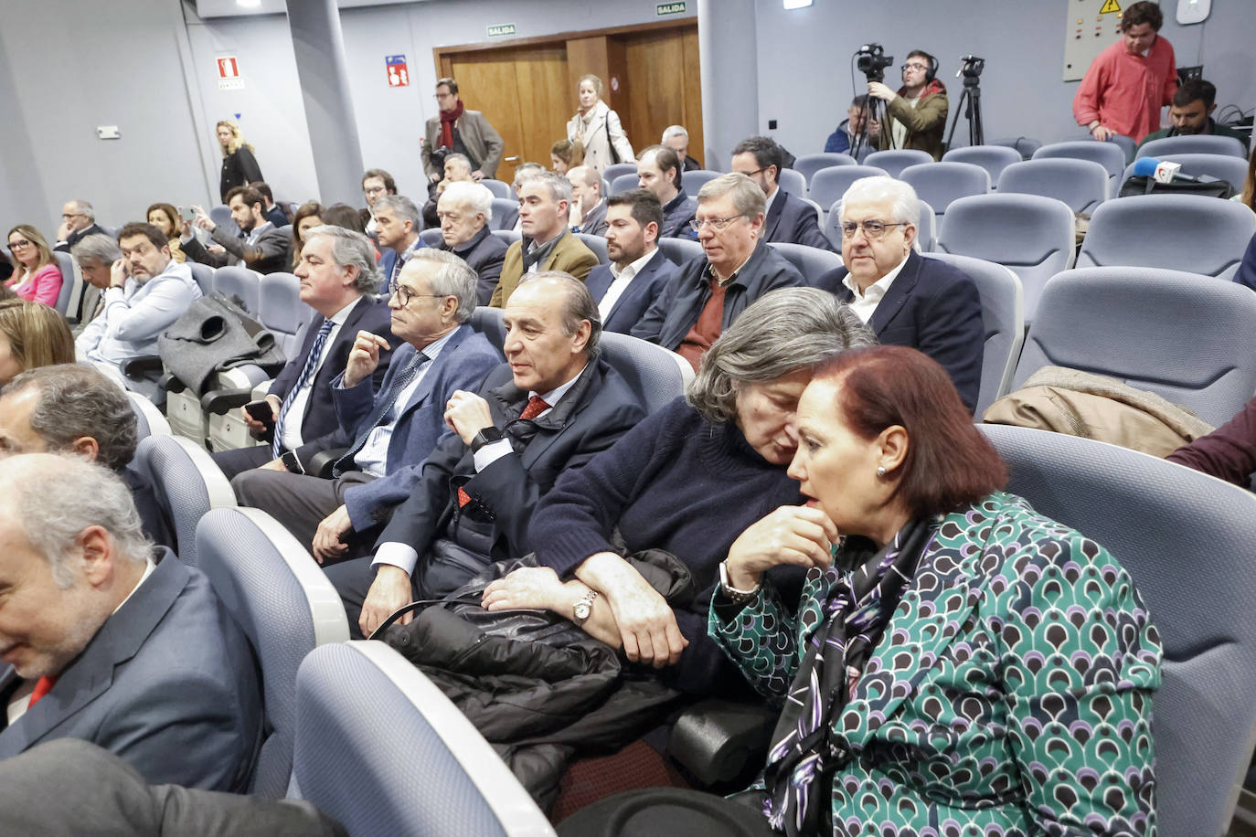 Fotos: La ministra de Industria, Reyes Maroto, presenta en Gijón el PERTE de la descarbonización