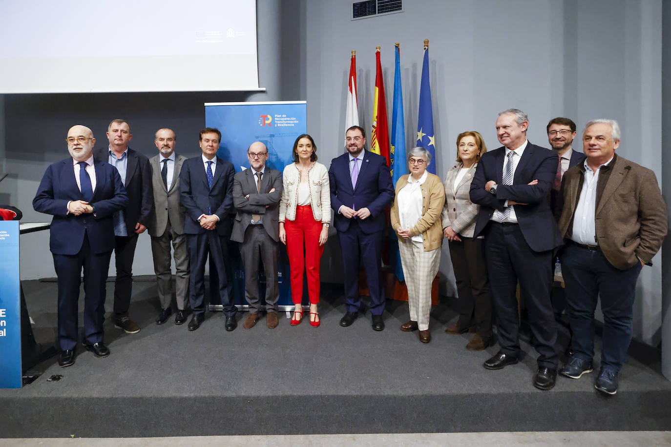 Fotos: La ministra de Industria, Reyes Maroto, presenta en Gijón el PERTE de la descarbonización