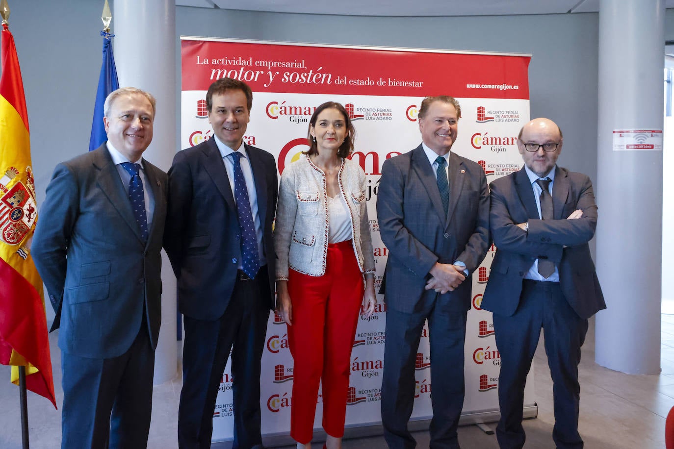 Fotos: La ministra de Industria, Reyes Maroto, presenta en Gijón el PERTE de la descarbonización