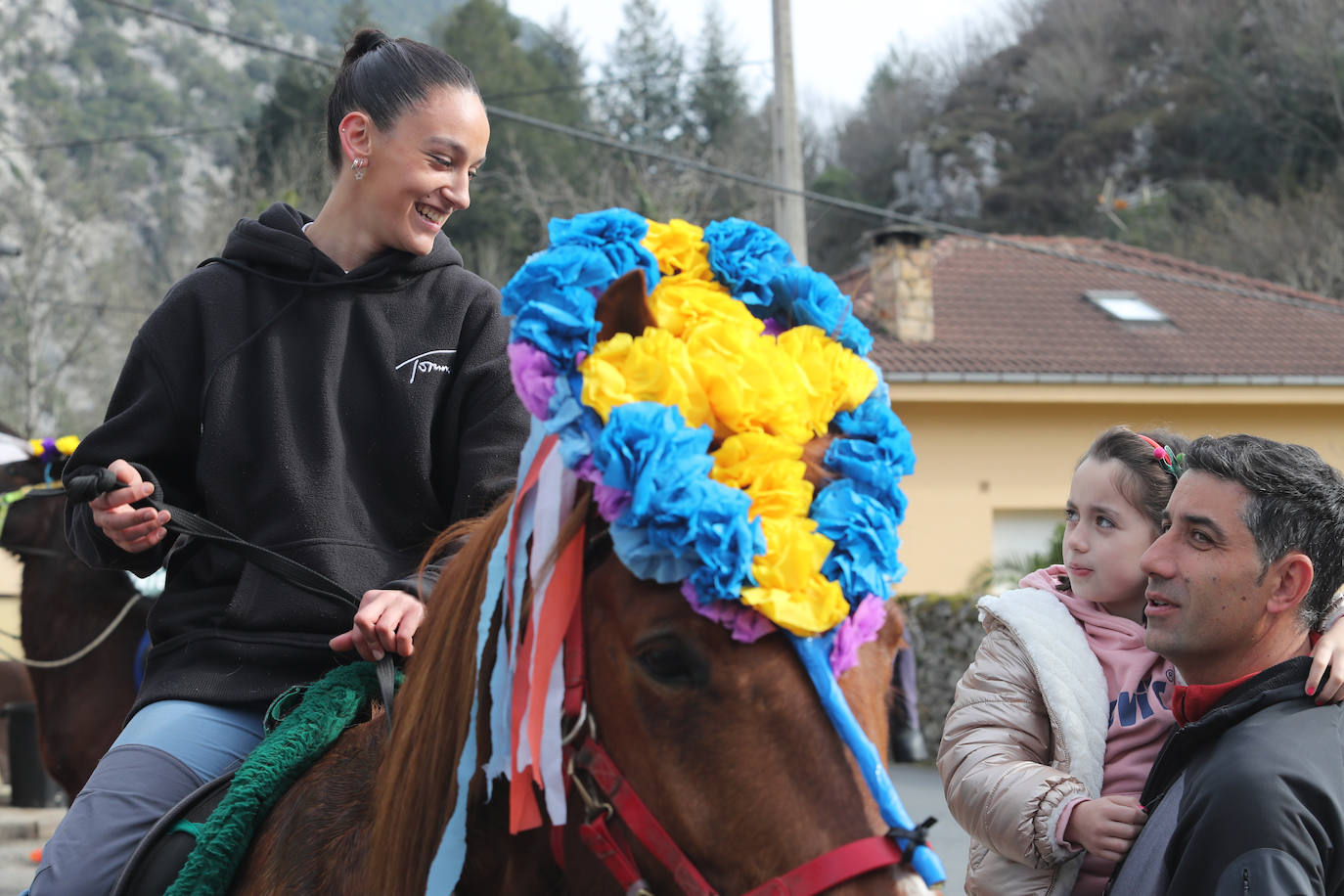 Fotos: Nuria Cueto, primera aguinaldera de Cazo