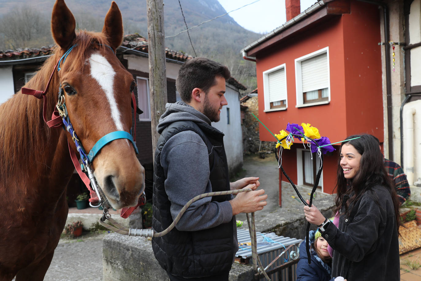 Fotos: Nuria Cueto, primera aguinaldera de Cazo
