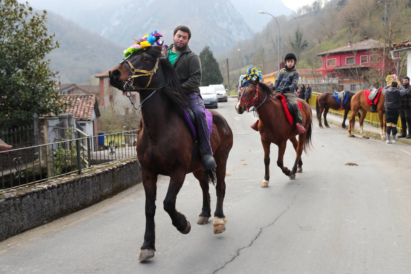 Fotos: Nuria Cueto, primera aguinaldera de Cazo