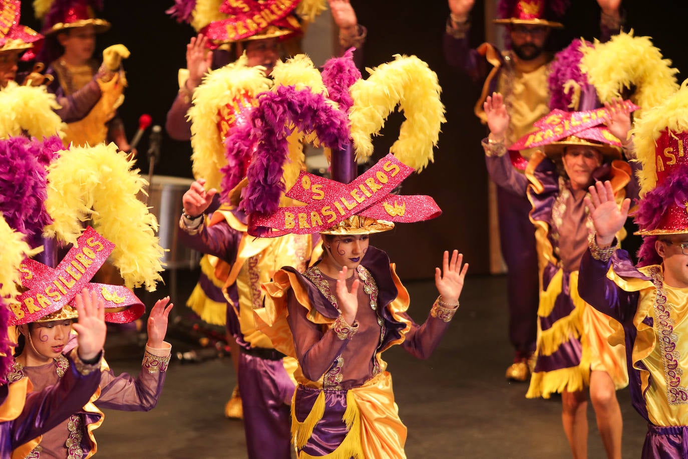 Fotos: Dragones, mexicanos y reivindicación en el concurso de charangas de Gijón