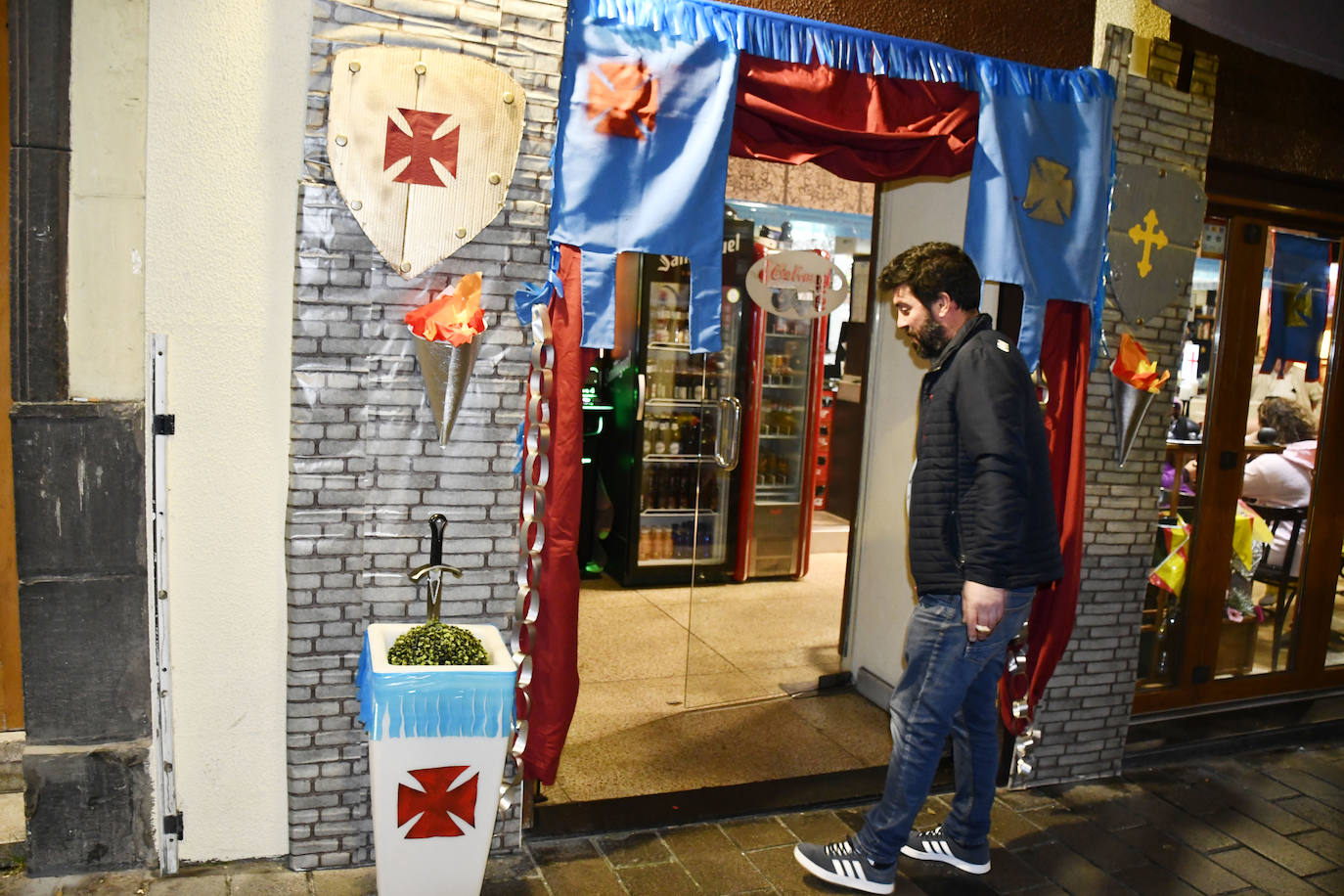 Fotos: Cine y guateque en los bares de Avilés