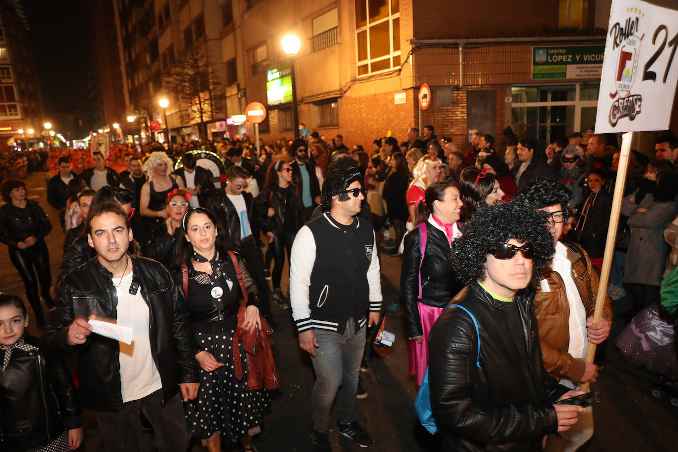 Fotos: Diversión por las calles de Gijón en el desfile del Antroxu