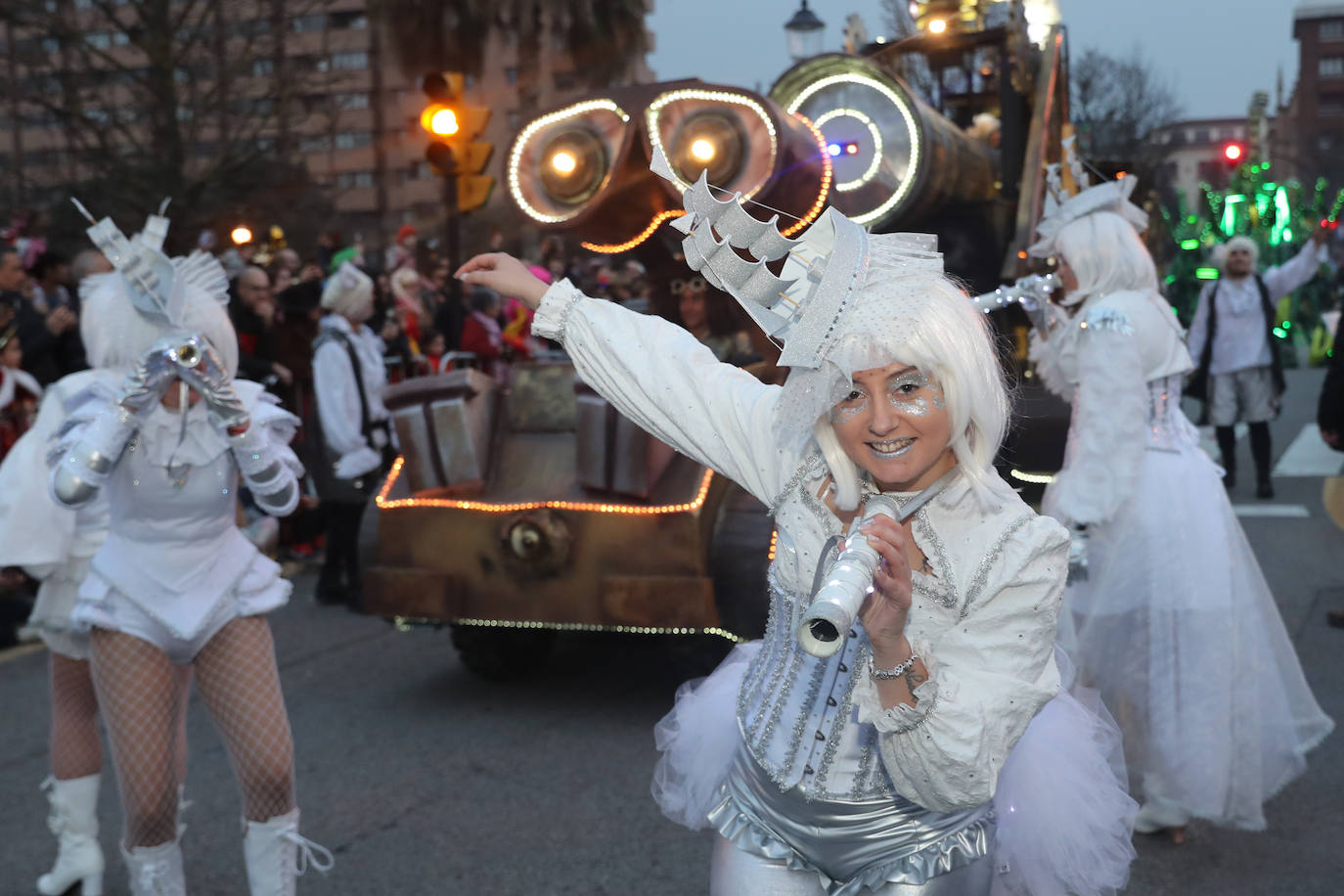 Fotos: Diversión por las calles de Gijón en el desfile del Antroxu