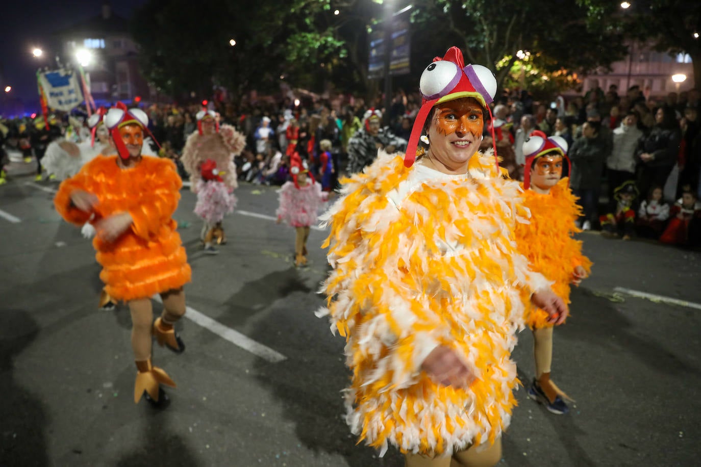 Fotos: Diversión por las calles de Gijón en el desfile del Antroxu