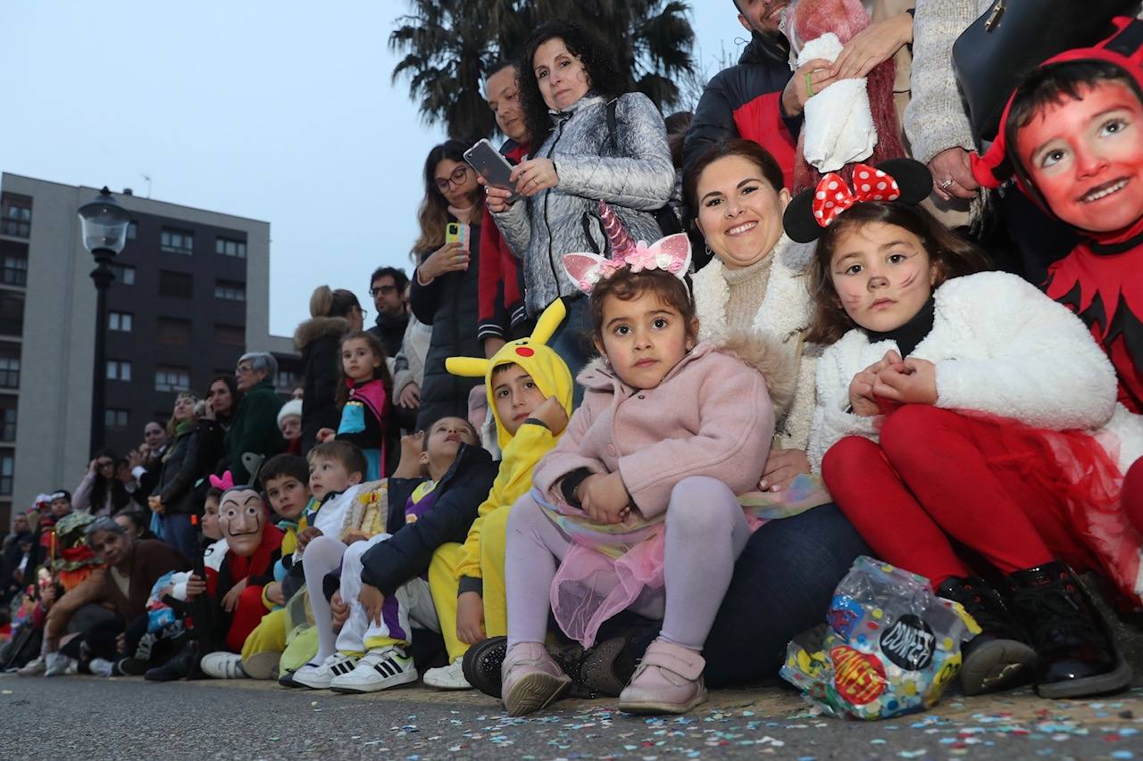 Fotos: Diversión por las calles de Gijón en el desfile del Antroxu