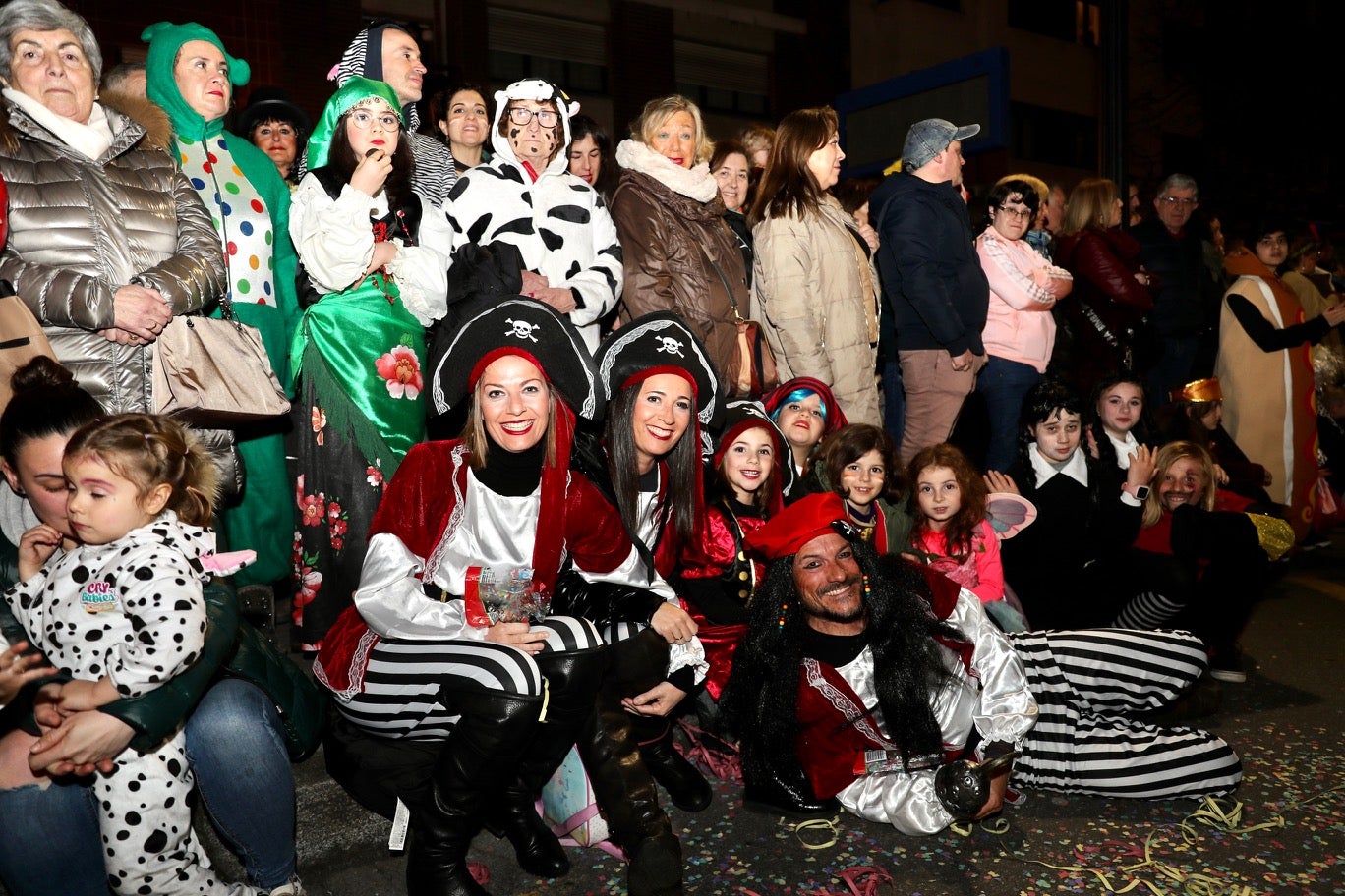 Fotos: Diversión por las calles de Gijón en el desfile del Antroxu