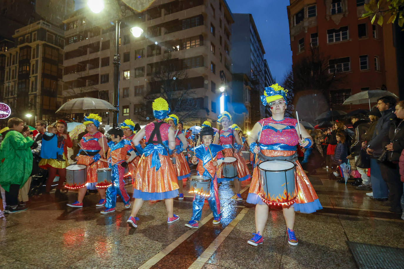 Fotos: Gijón despide a su sardina y pone fin al Antroxu 2023