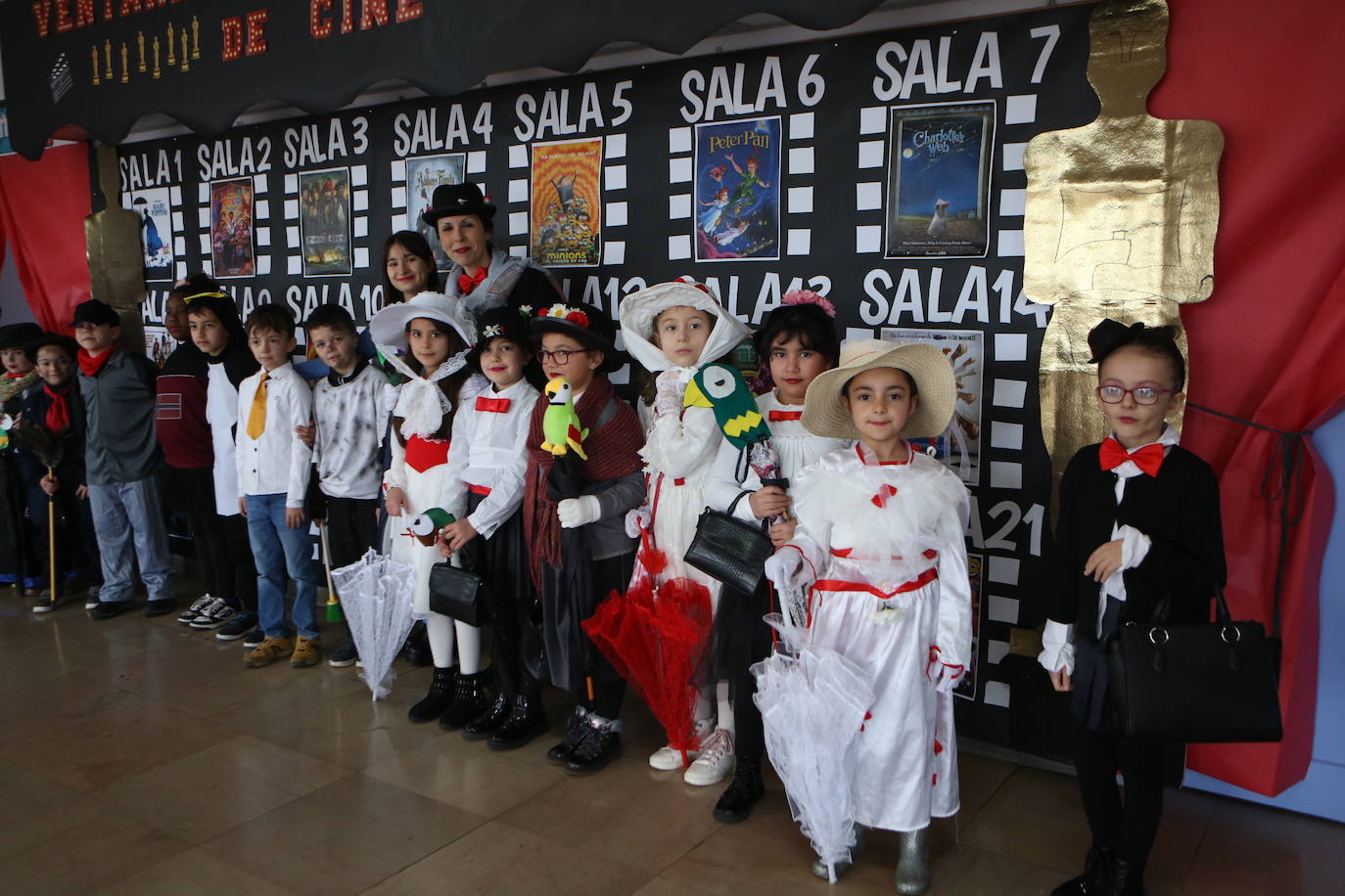 Fotos: Los alumnos del colegio de Ventanielles se disfrazan por carnaval