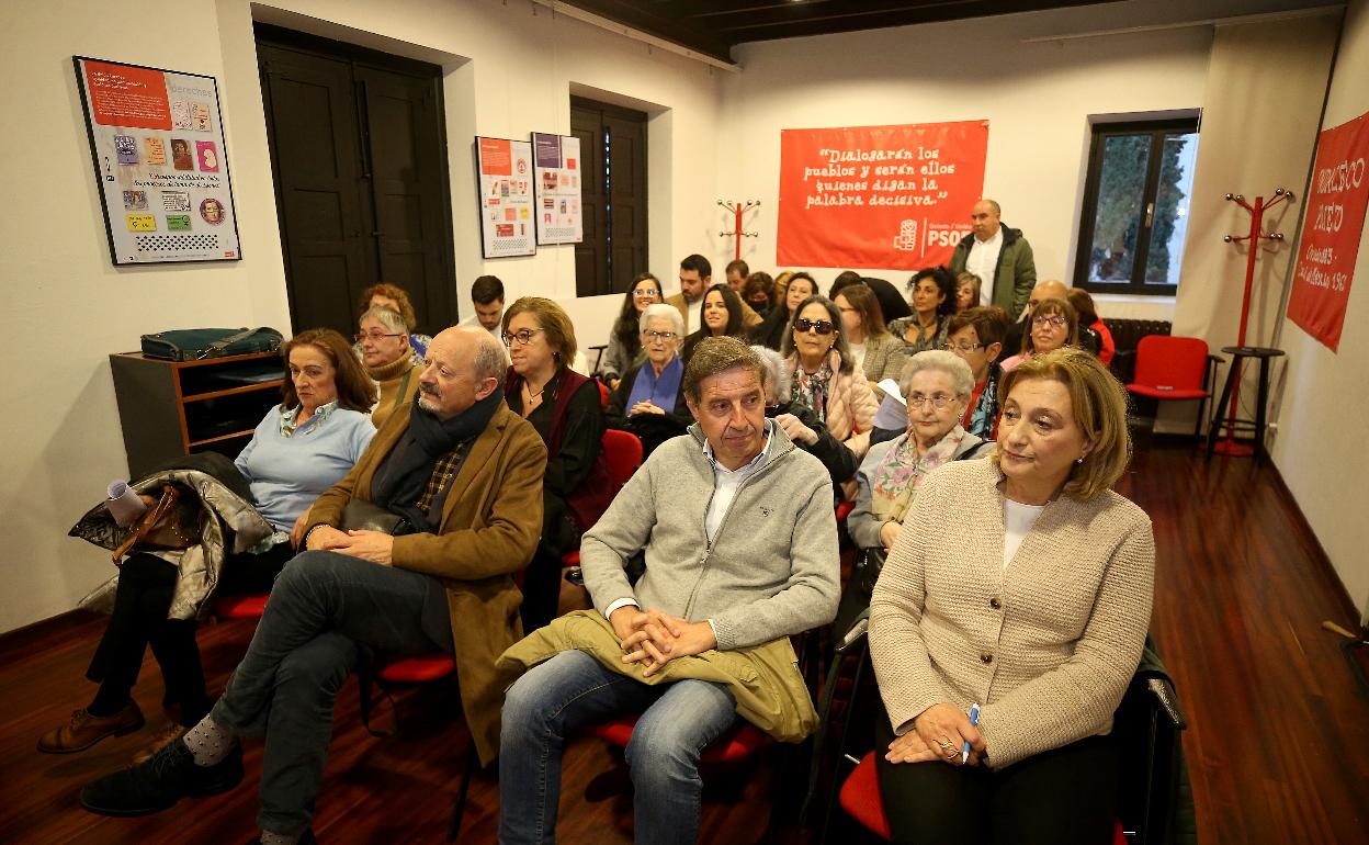 Delia Losa y Carlos Fernández Llaneza en una foto de archivo. 