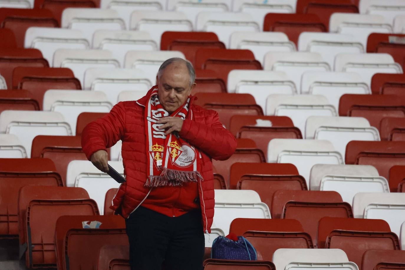 Fotos: ¿Estuviste en el Sporting - Tenerife? ¡Búscate!