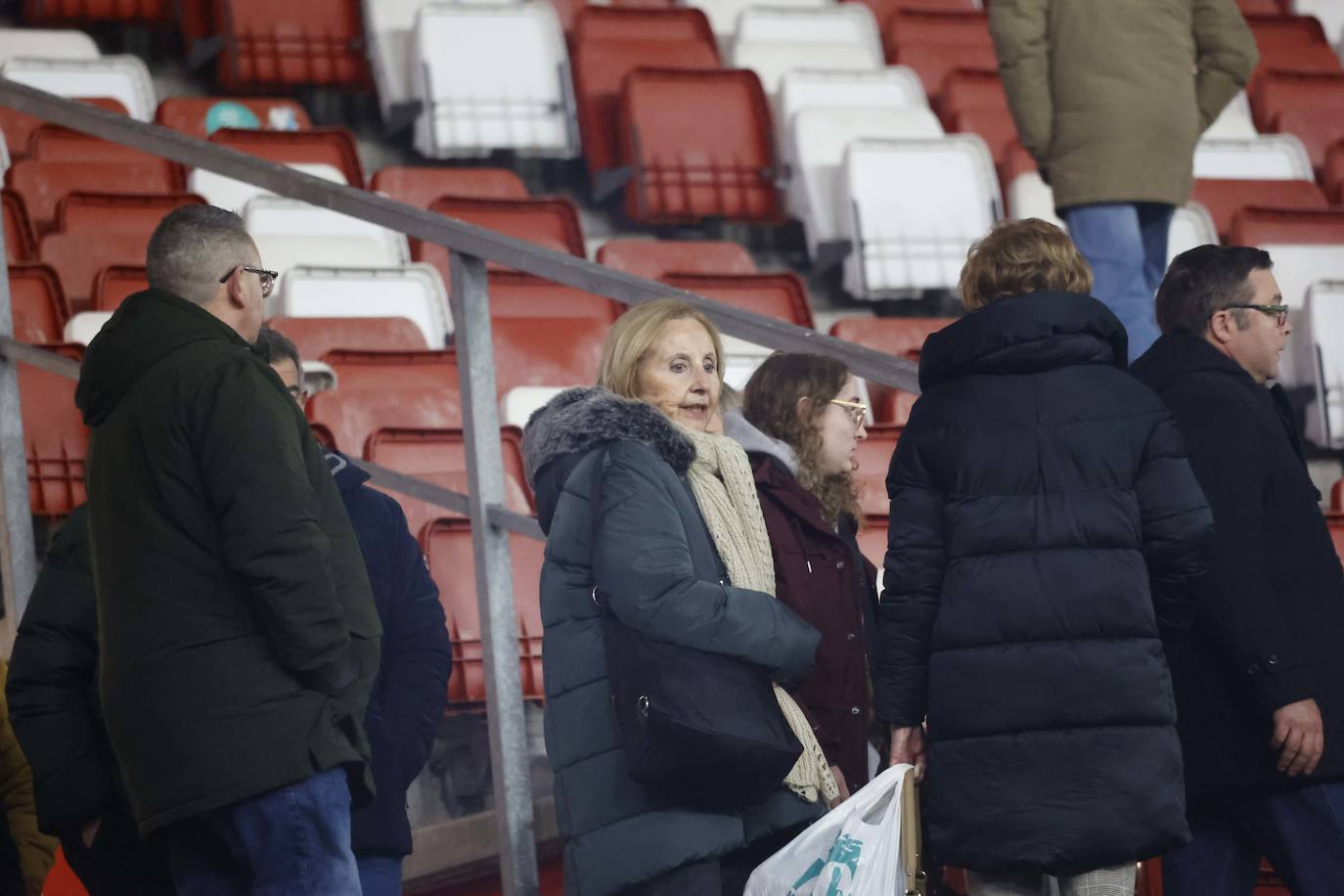 Fotos: ¿Estuviste en el Sporting - Tenerife? ¡Búscate!