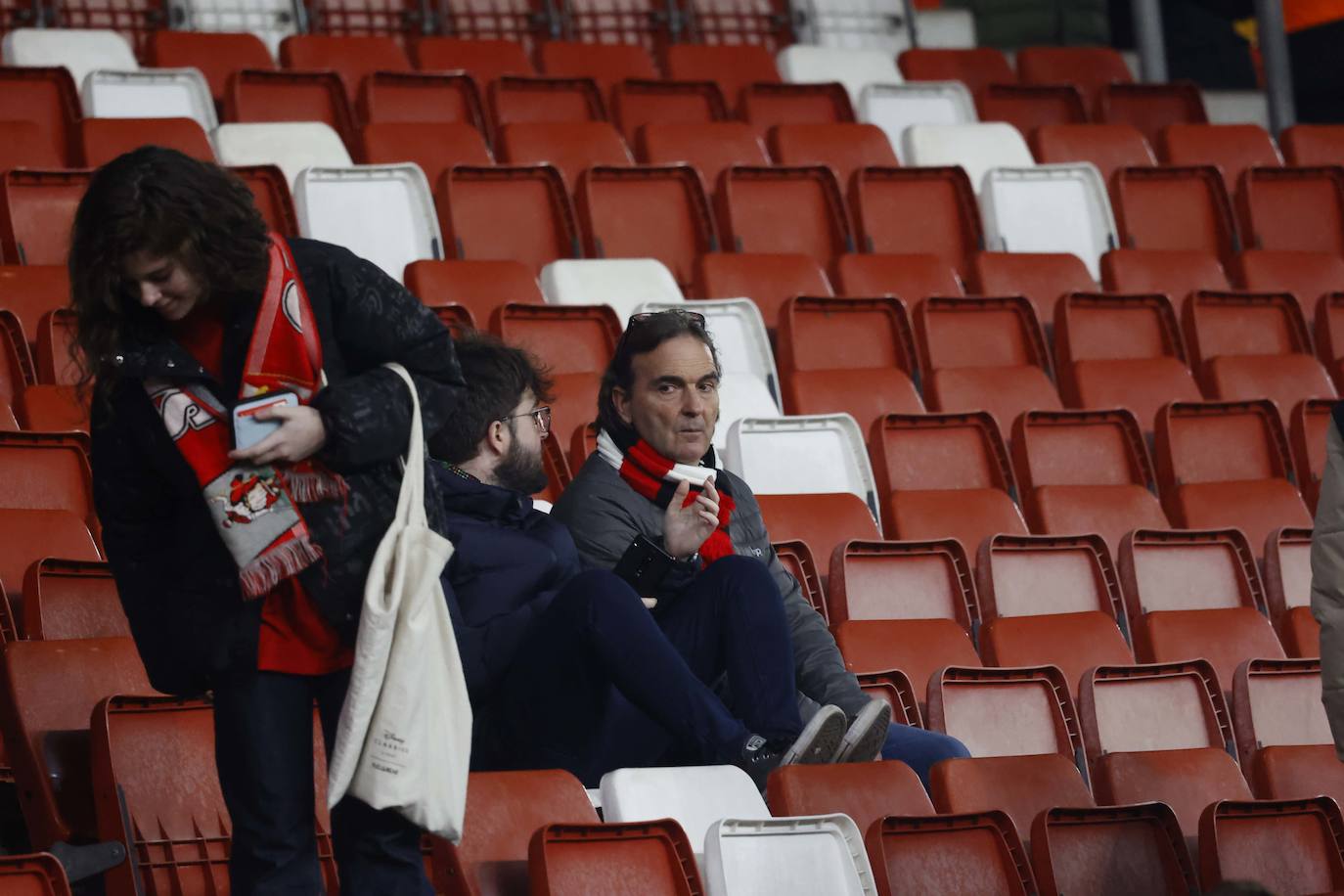 Fotos: ¿Estuviste en el Sporting - Tenerife? ¡Búscate!