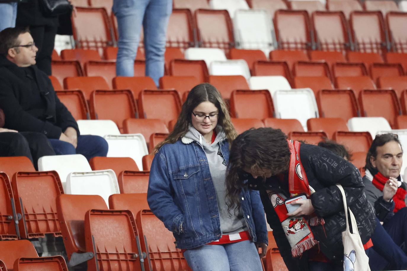 Fotos: ¿Estuviste en el Sporting - Tenerife? ¡Búscate!