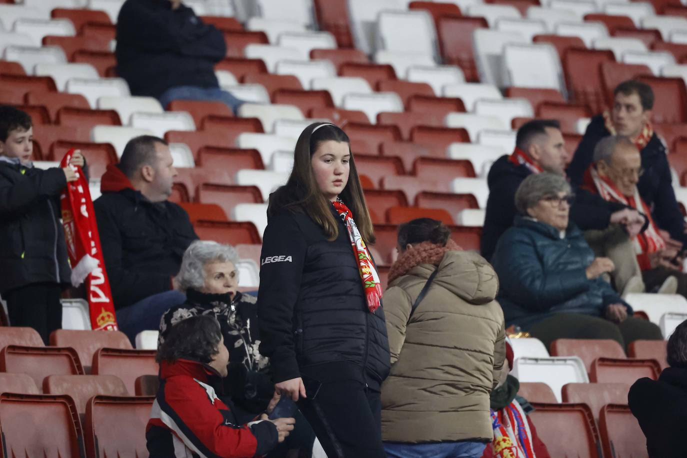 Fotos: ¿Estuviste en el Sporting - Tenerife? ¡Búscate!