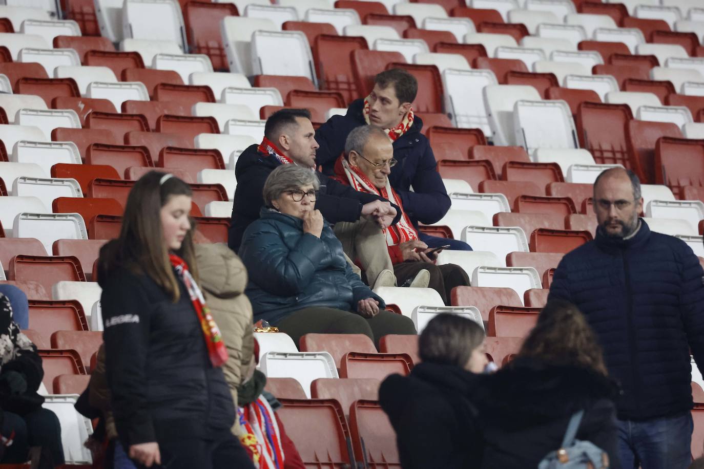 Fotos: ¿Estuviste en el Sporting - Tenerife? ¡Búscate!