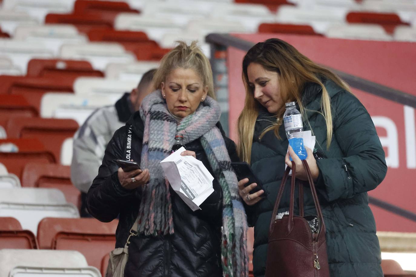 Fotos: ¿Estuviste en el Sporting - Tenerife? ¡Búscate!