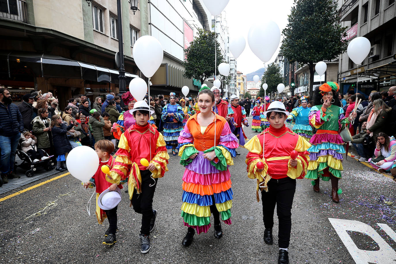 Fotos: Derroche de color y diversión en el carnaval de Oviedo