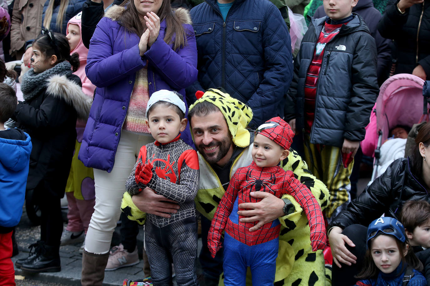 Fotos: Derroche de color y diversión en el carnaval de Oviedo