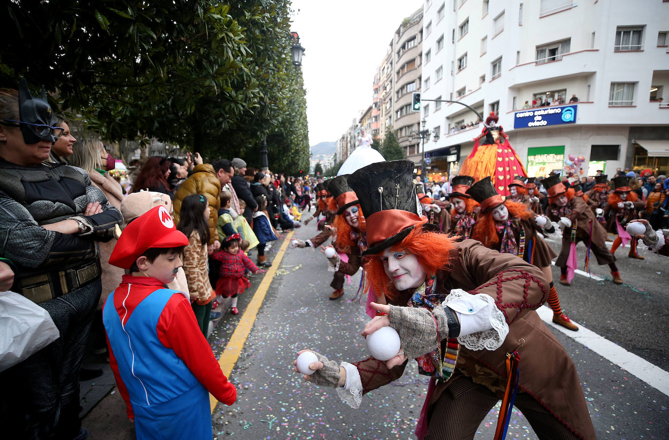 Fotos: Derroche de color y diversión en el carnaval de Oviedo