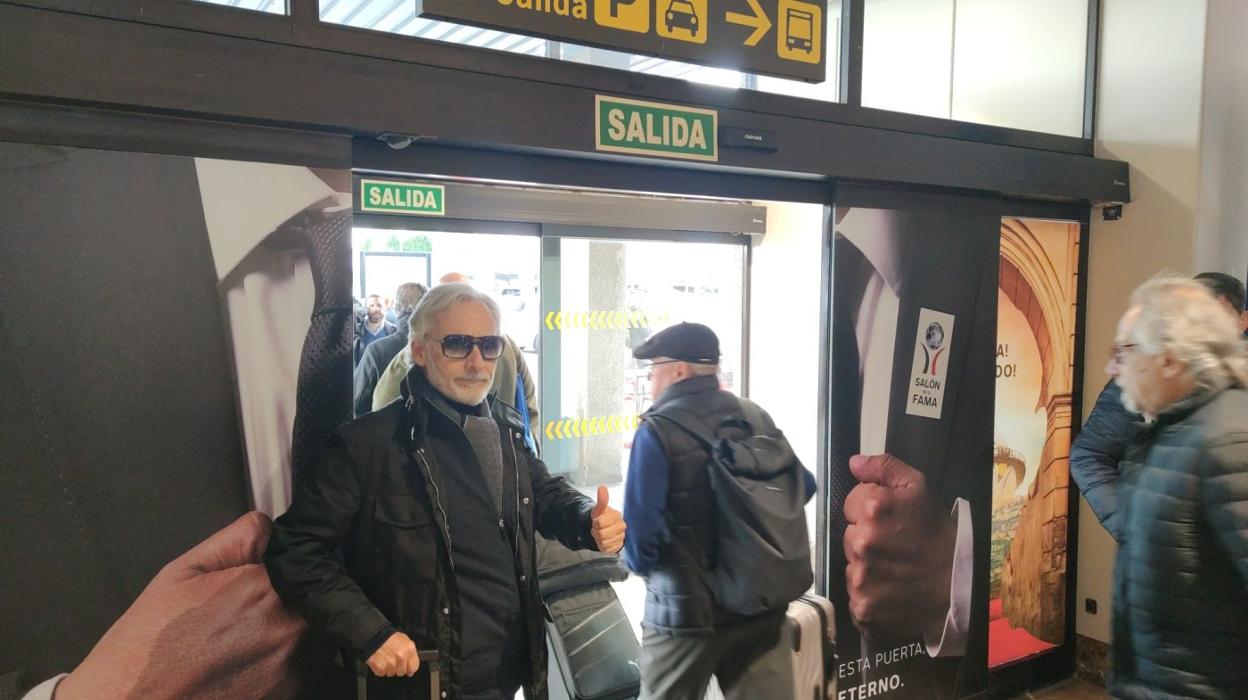 Jesús Martínez, a su llegada al Aeropuerto de Asturias. 