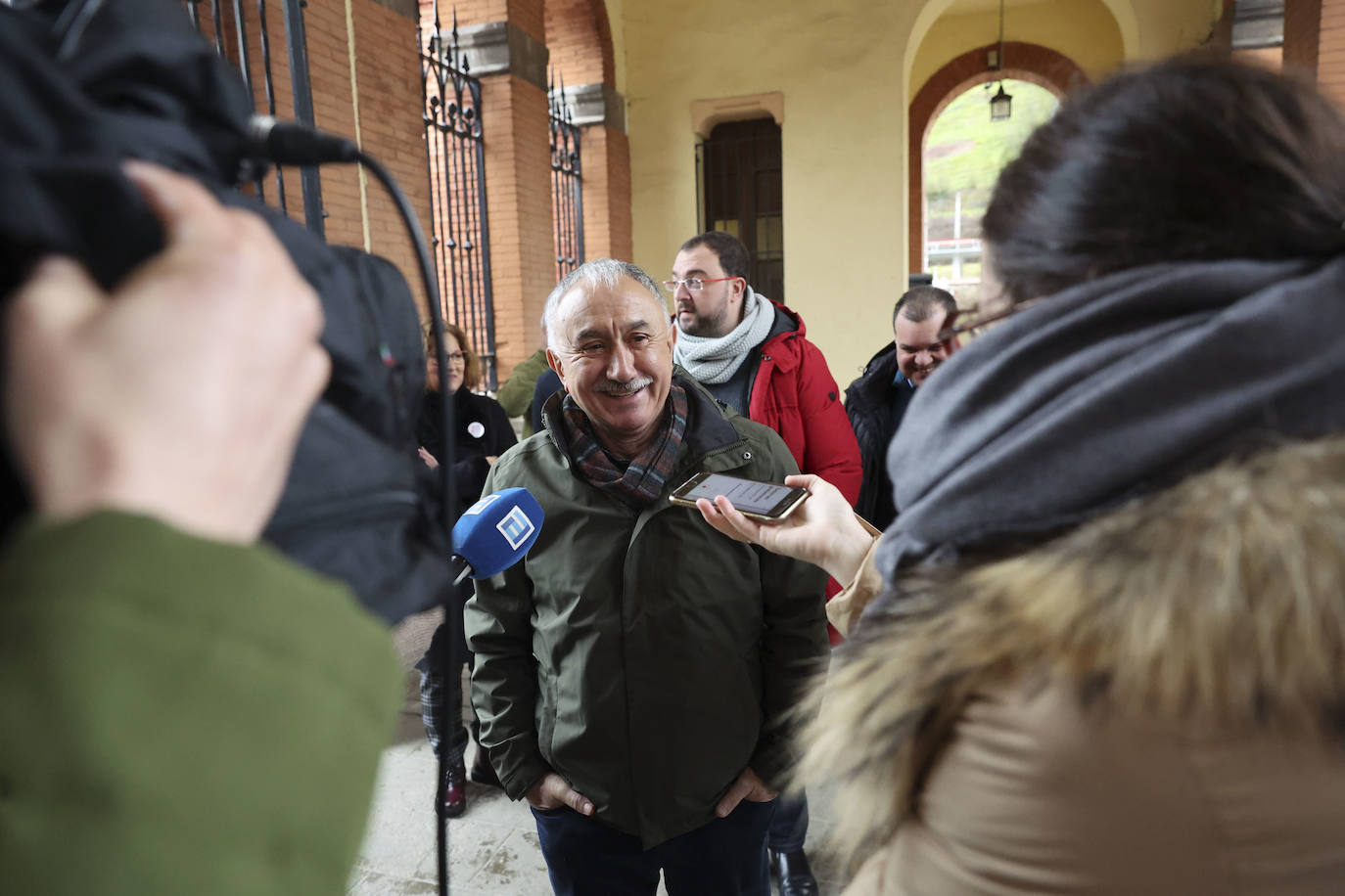 Fotos: Homenaje a Manuel Llaneza en Mieres