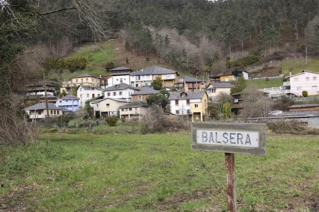 Balsera, la aldea valdesana donde residía la víctima desde hacía un año. 